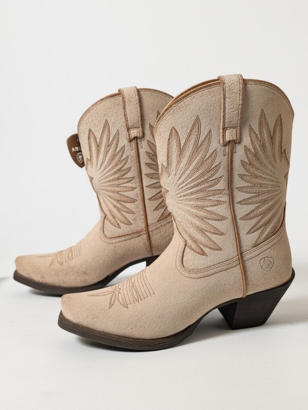 Ariat Goldie Distressed Off-White Mid-Calf Western Cowboy Boots Size 6 NWT